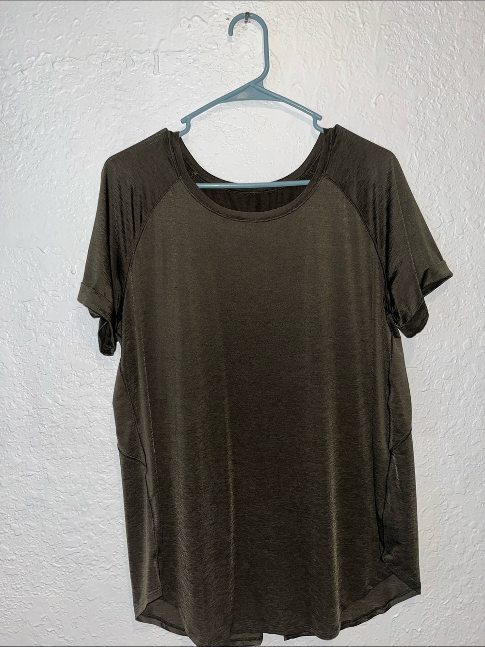 lululemon athletica Olive Green Short Sleeve Crew Tee